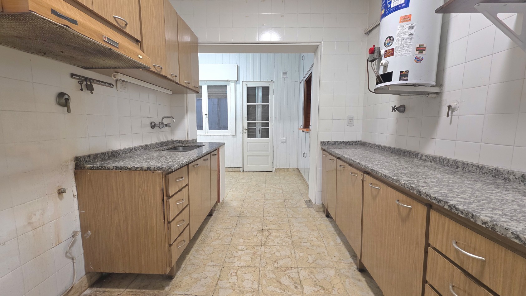 CASA 3 AMBIENTES CON PATIO