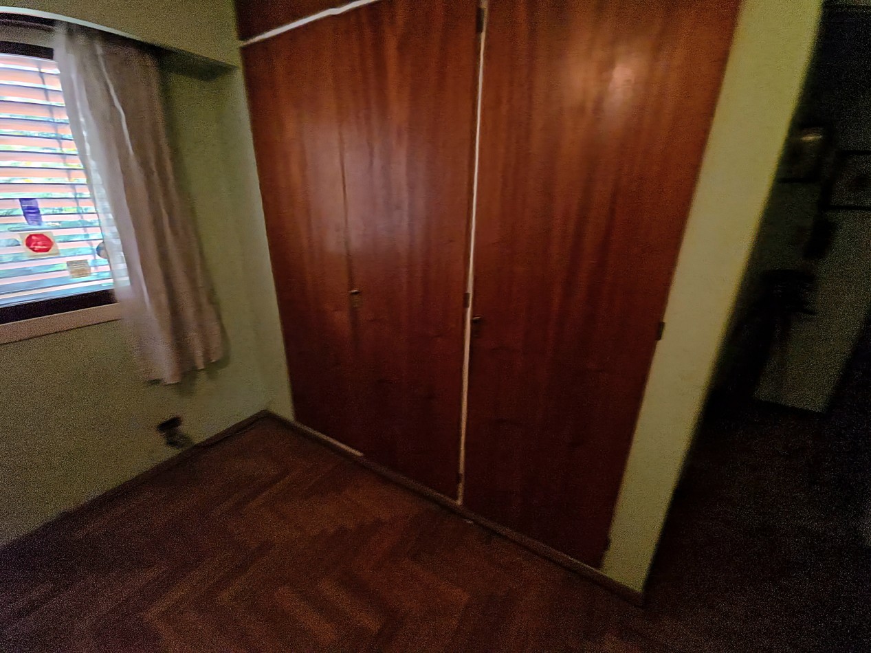 Casa 4 Ambientes en Venta con Parque y Quincho - a 5 Cuadras de la Estacion de Longchamps