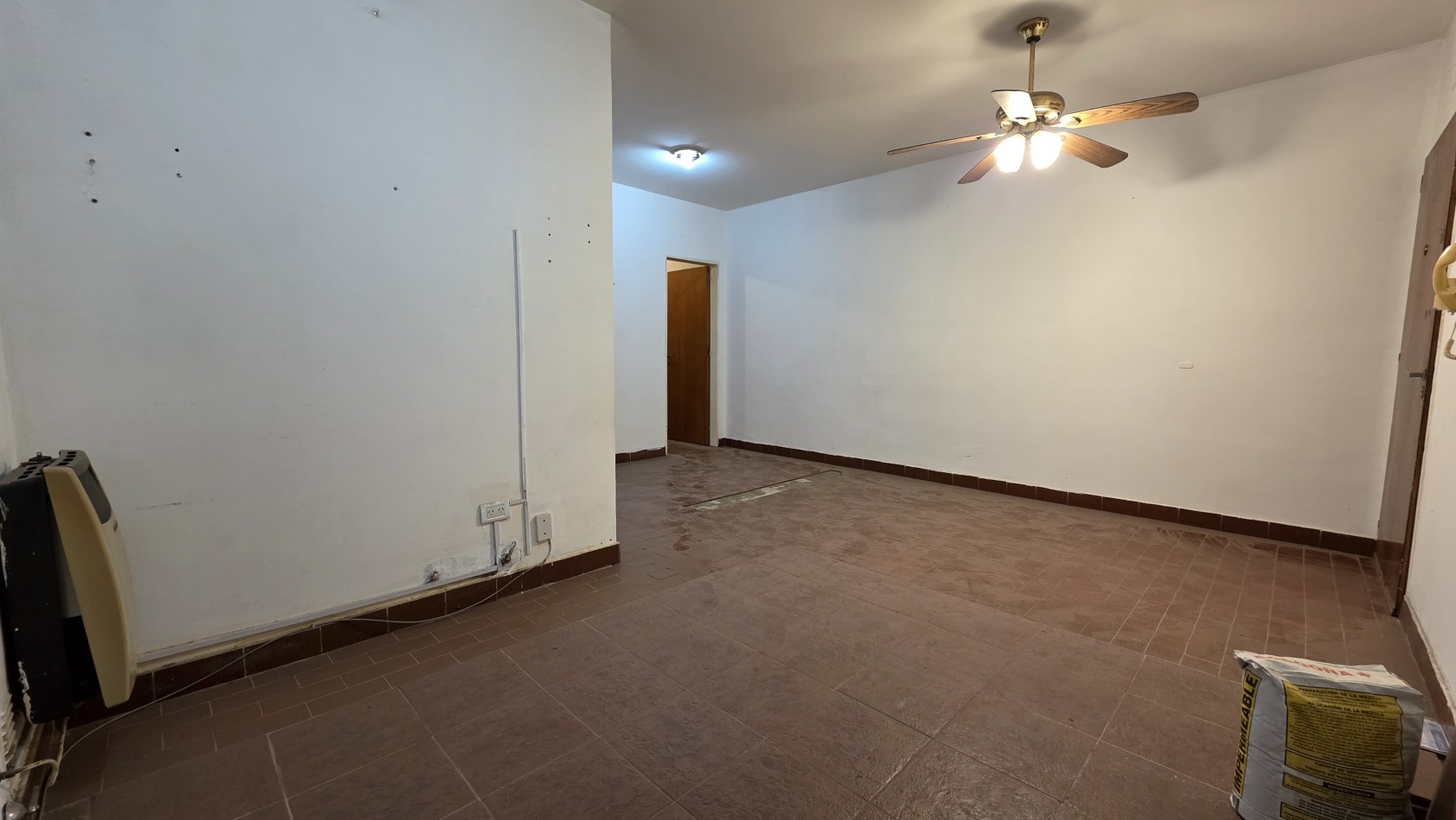 3 AMBIENTES EN LA ENTRADA AL BARRIO MUNICIPAL