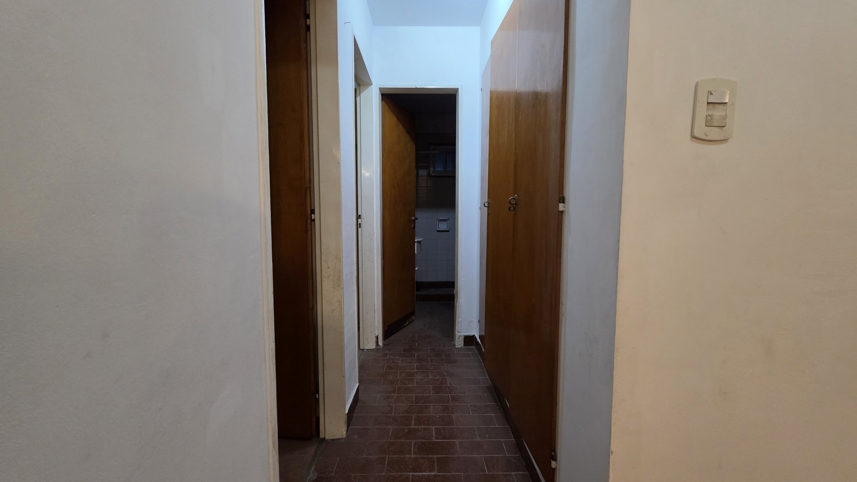 3 AMBIENTES EN LA ENTRADA AL BARRIO MUNICIPAL