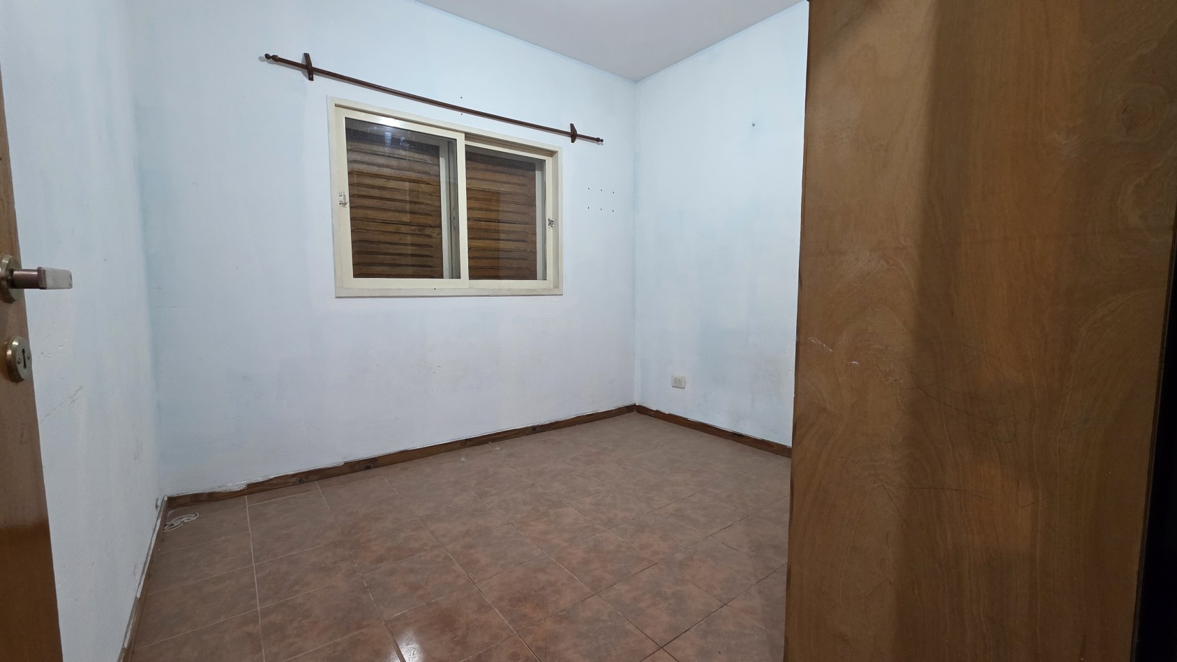 3 AMBIENTES EN LA ENTRADA AL BARRIO MUNICIPAL