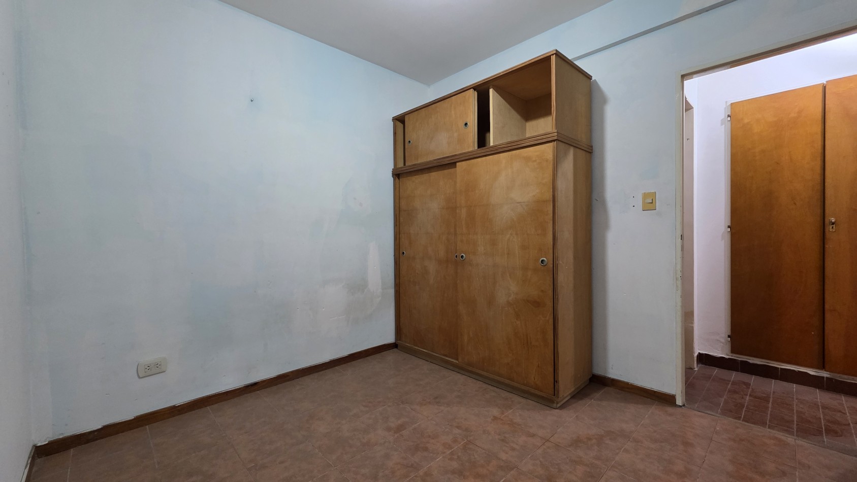 3 AMBIENTES EN LA ENTRADA AL BARRIO MUNICIPAL