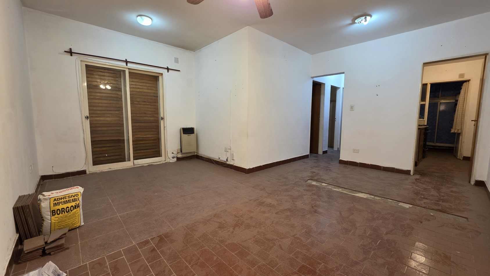 3 AMBIENTES EN LA ENTRADA AL BARRIO MUNICIPAL