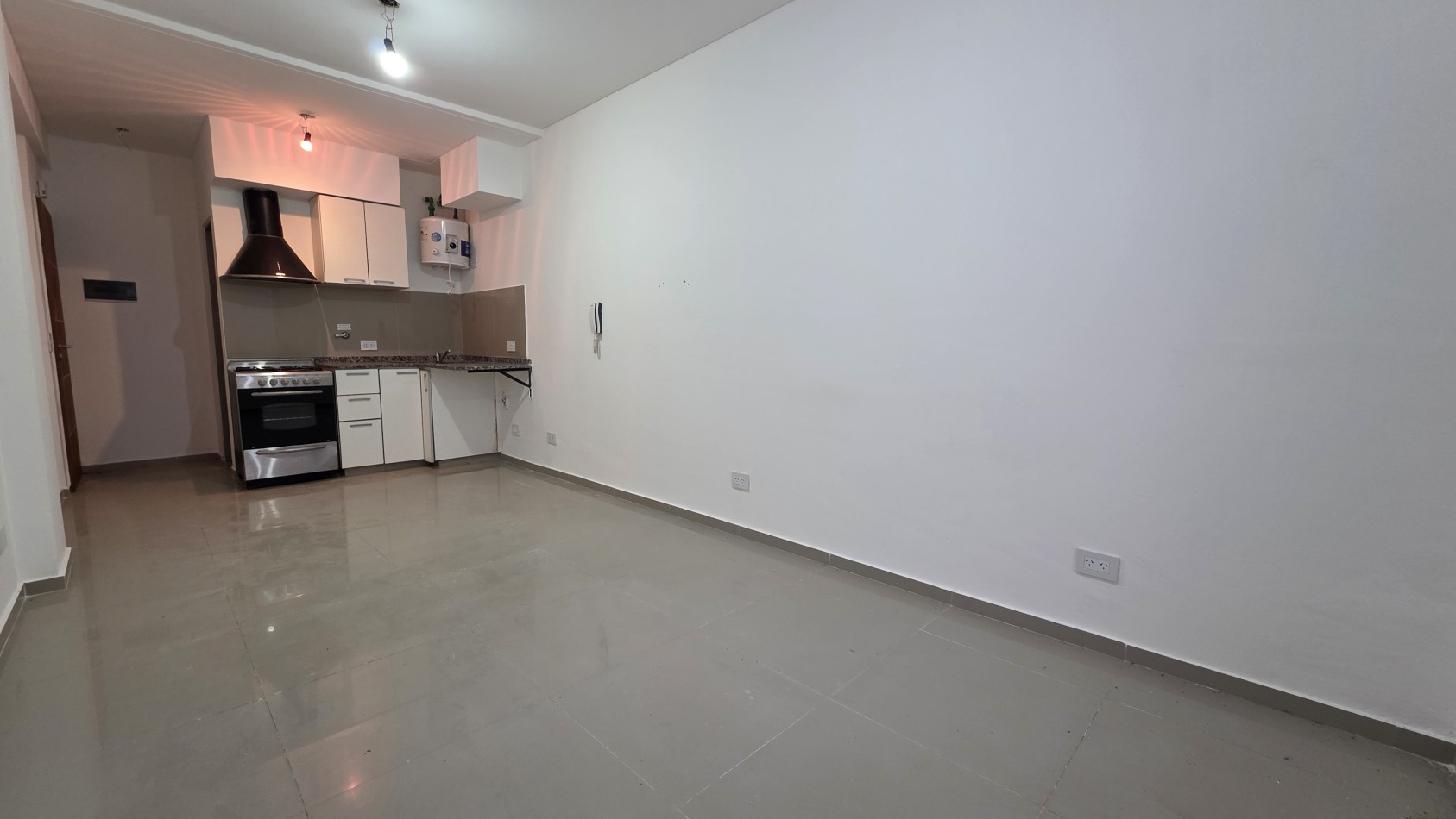 MONOAMBIENTE CON COCHERA