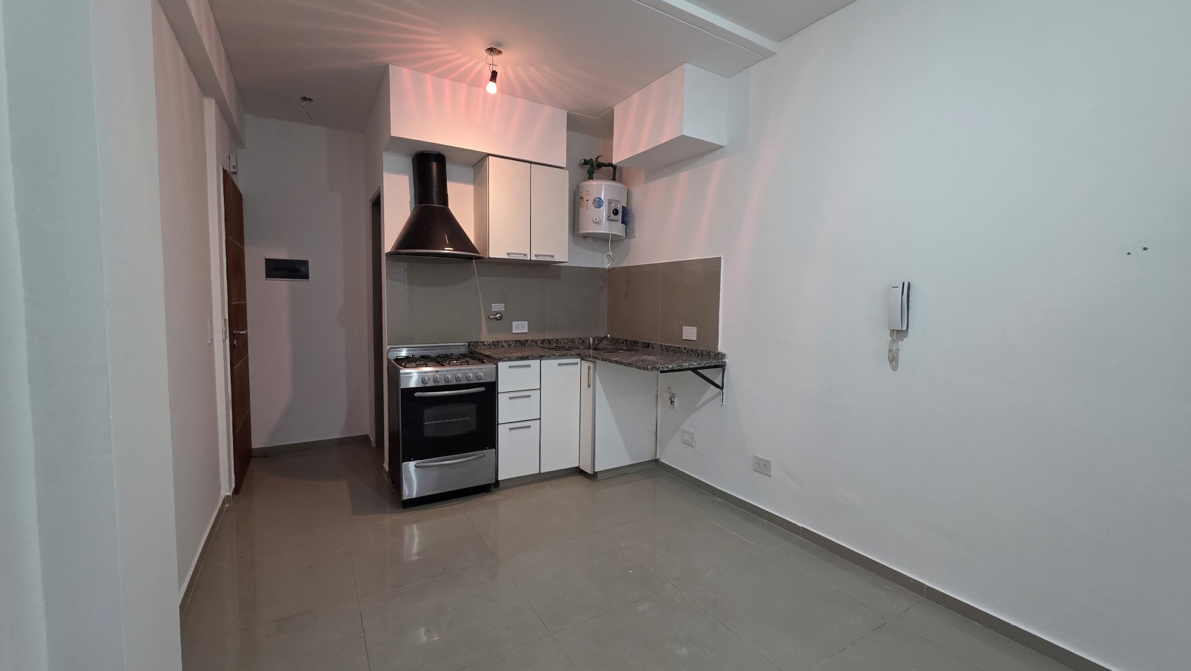 MONOAMBIENTE CON COCHERA