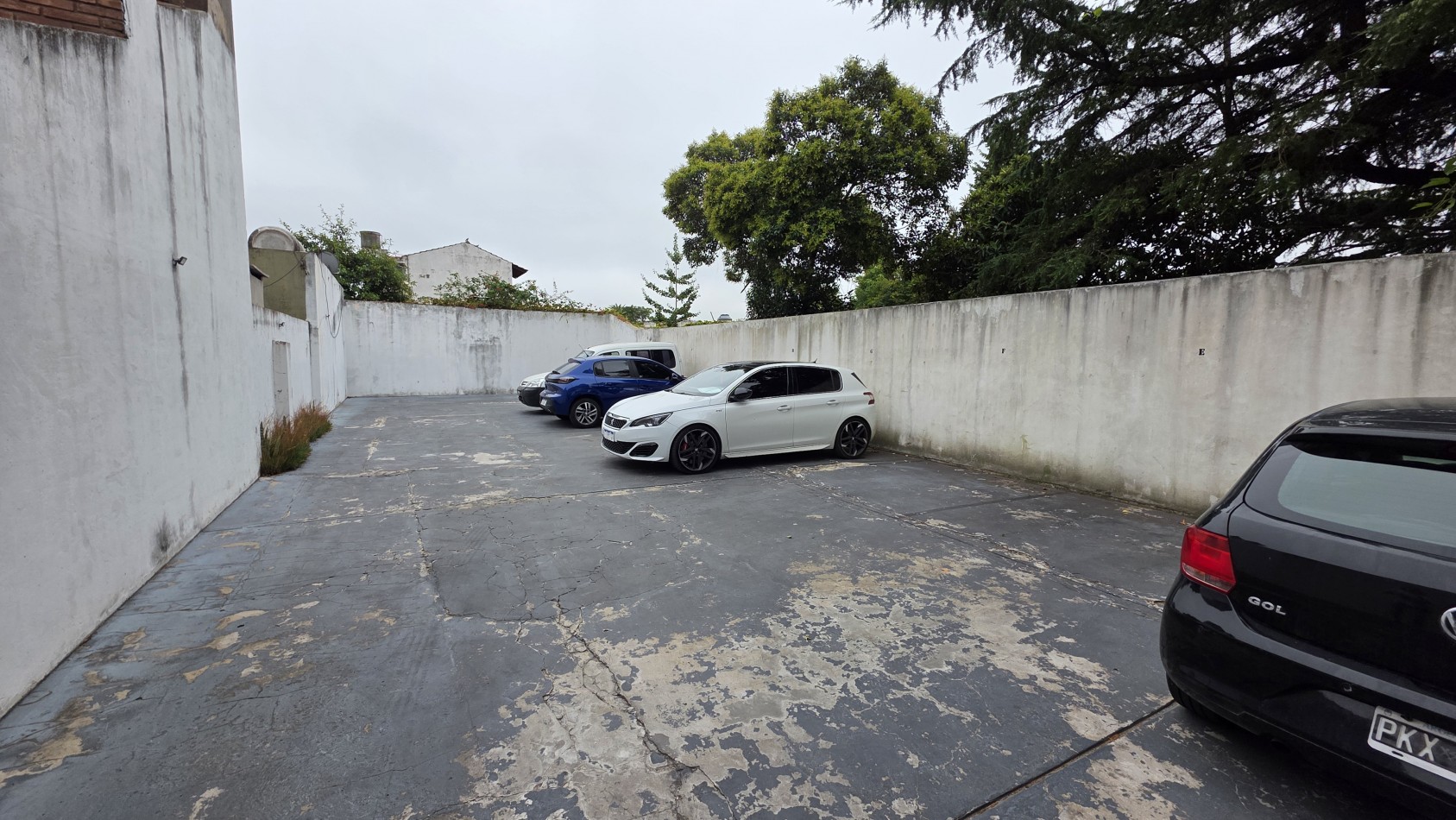 MONOAMBIENTE CON COCHERA