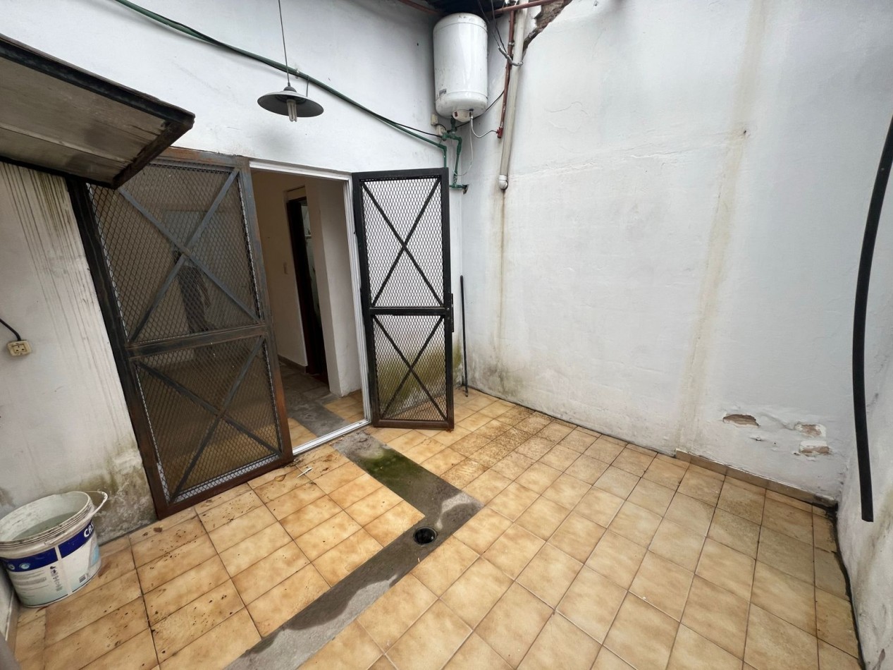 2 AMBIENTES SOBRE AVENIDA