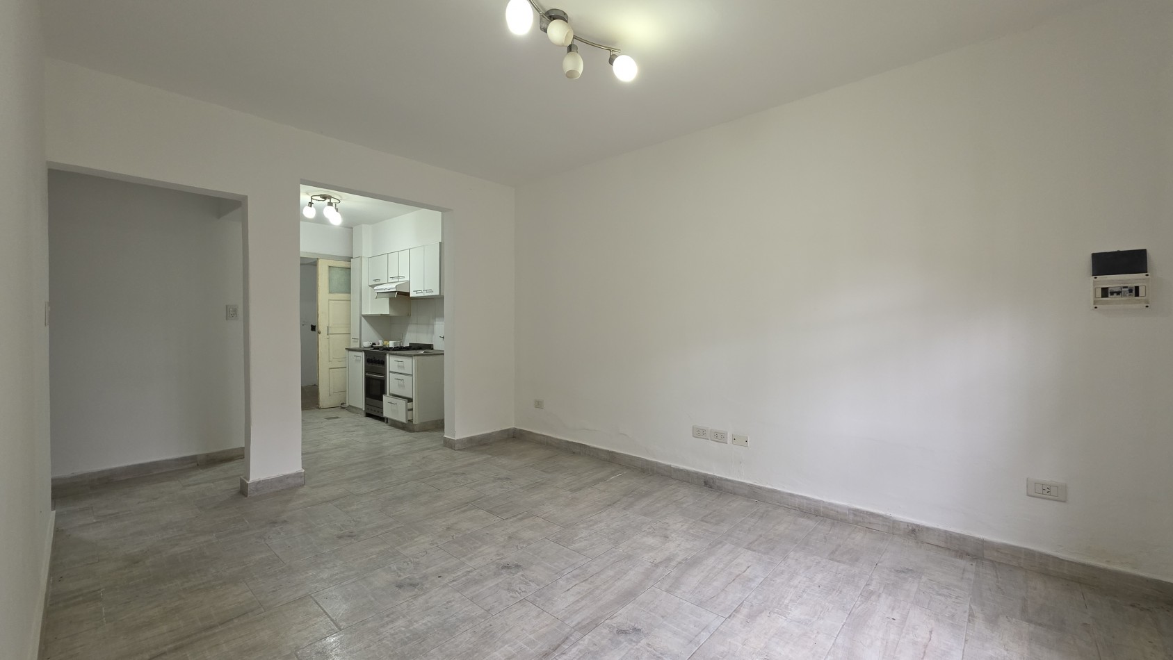 CASA 3 AMBIENTES RESTAURADA