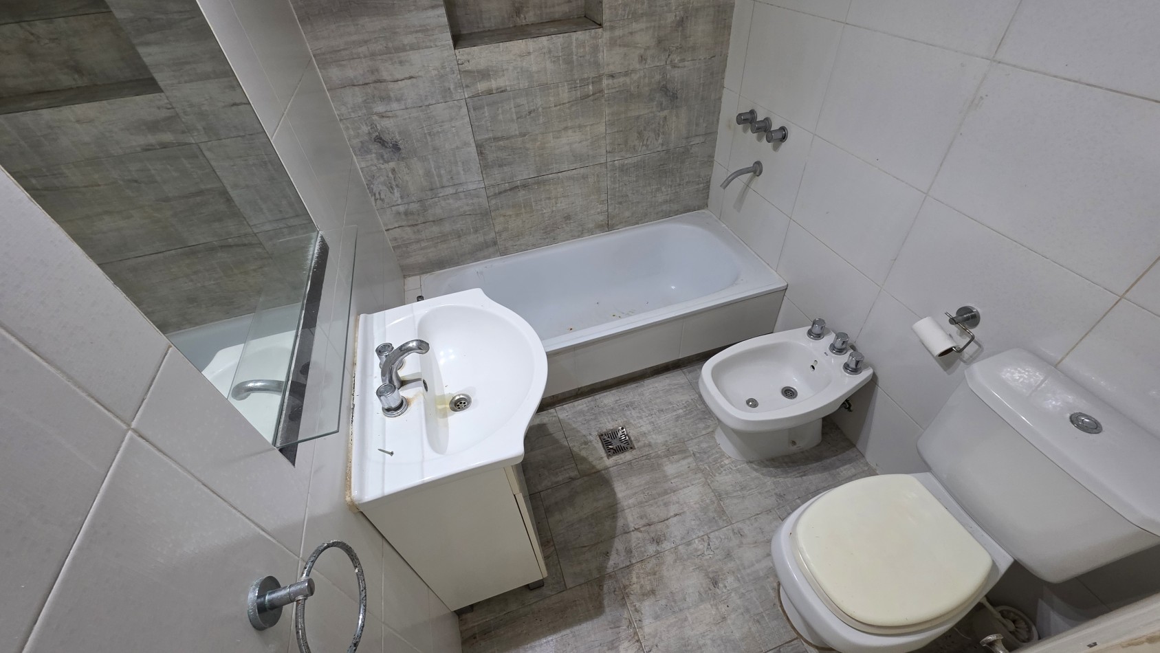 CASA 3 AMBIENTES RESTAURADA