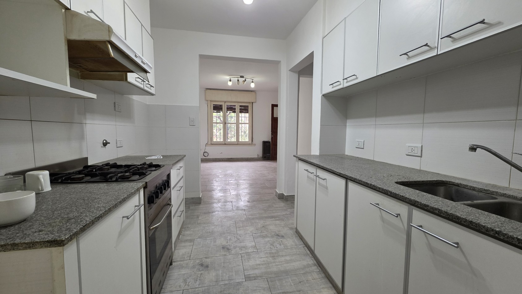 CASA 3 AMBIENTES RESTAURADA