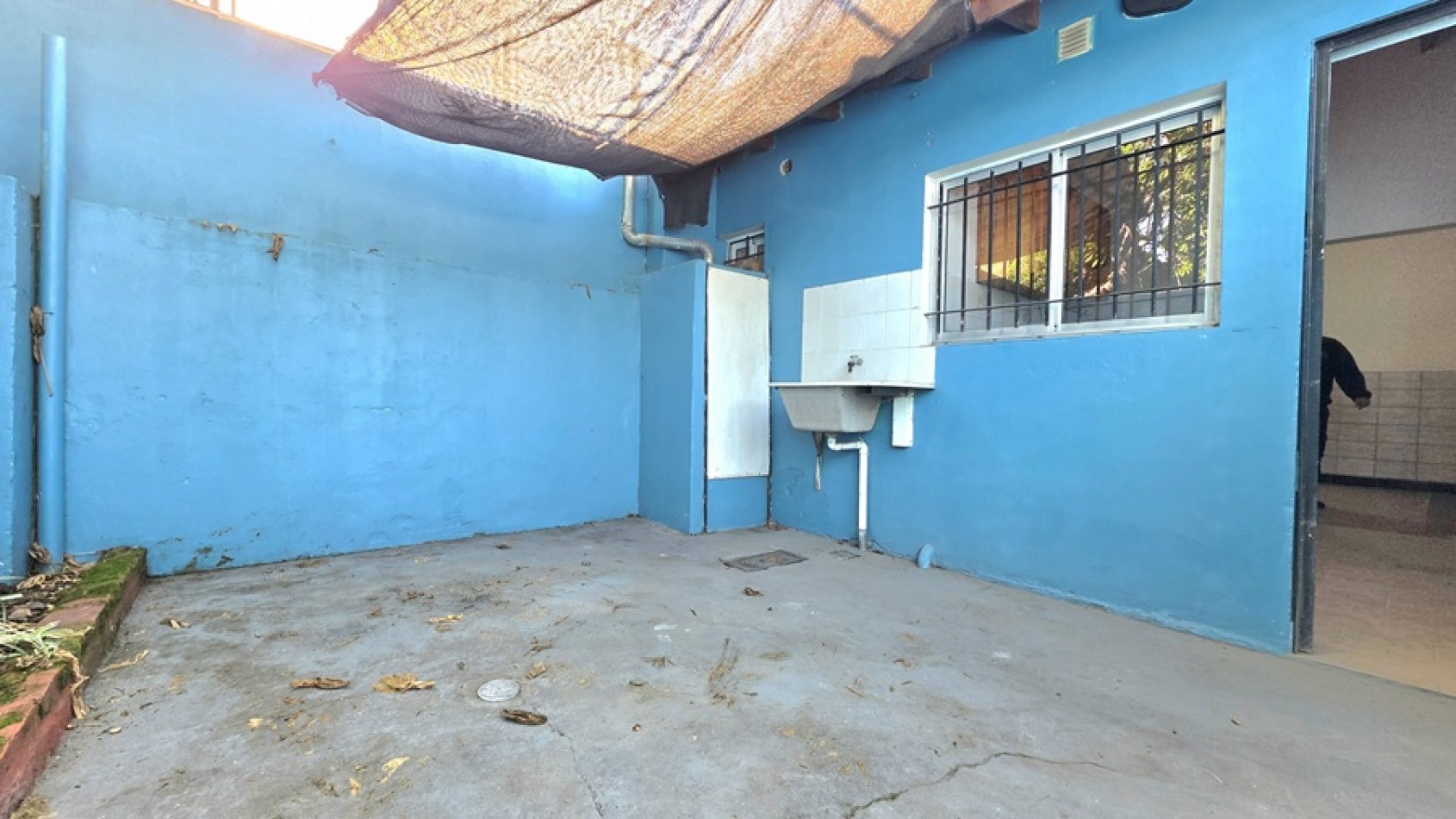 2 AMBIENTES A 3 CUADRAS DE LA ESTACION