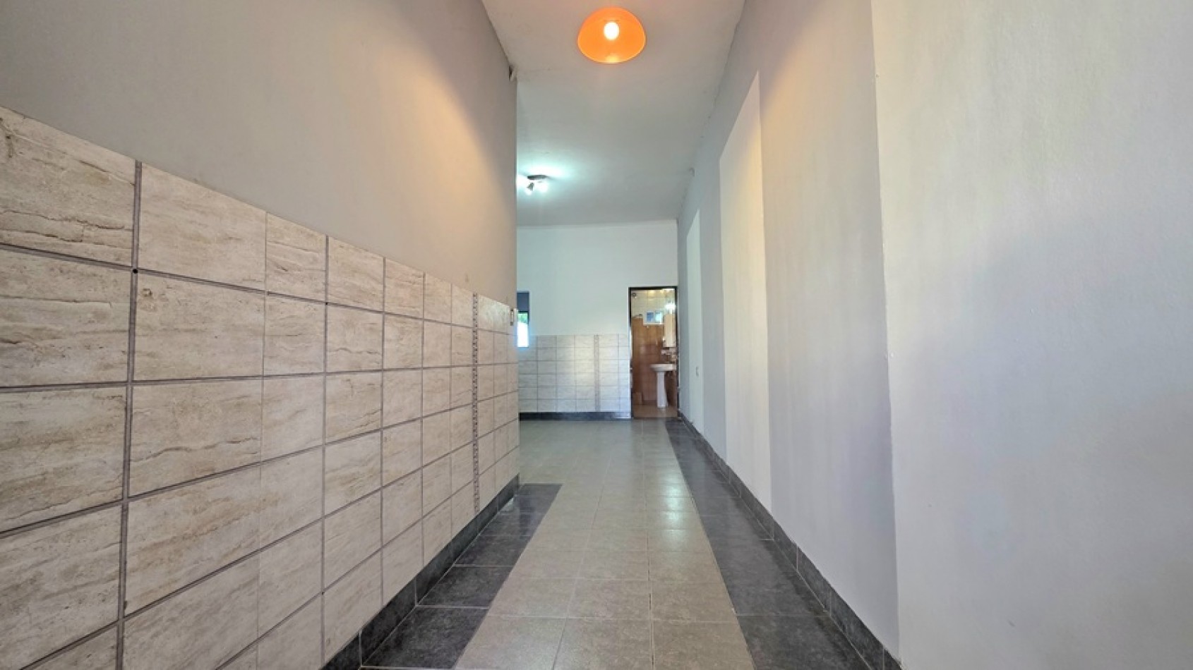 2 AMBIENTES A 3 CUADRAS DE LA ESTACION