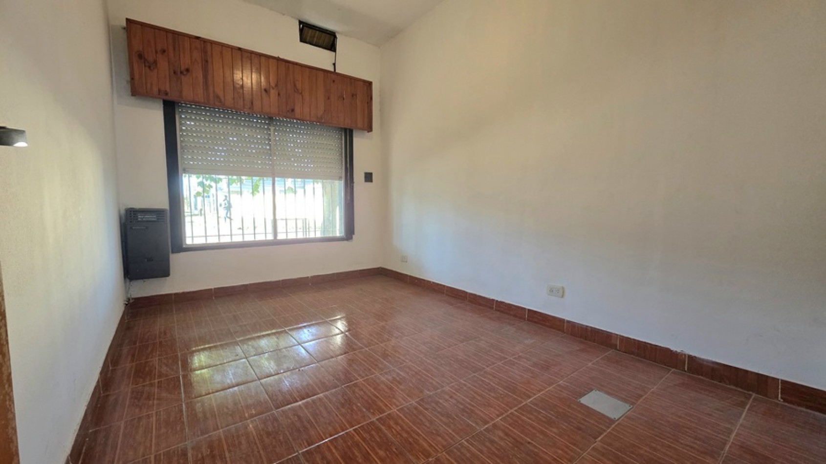 2 AMBIENTES A 3 CUADRAS DE LA ESTACION