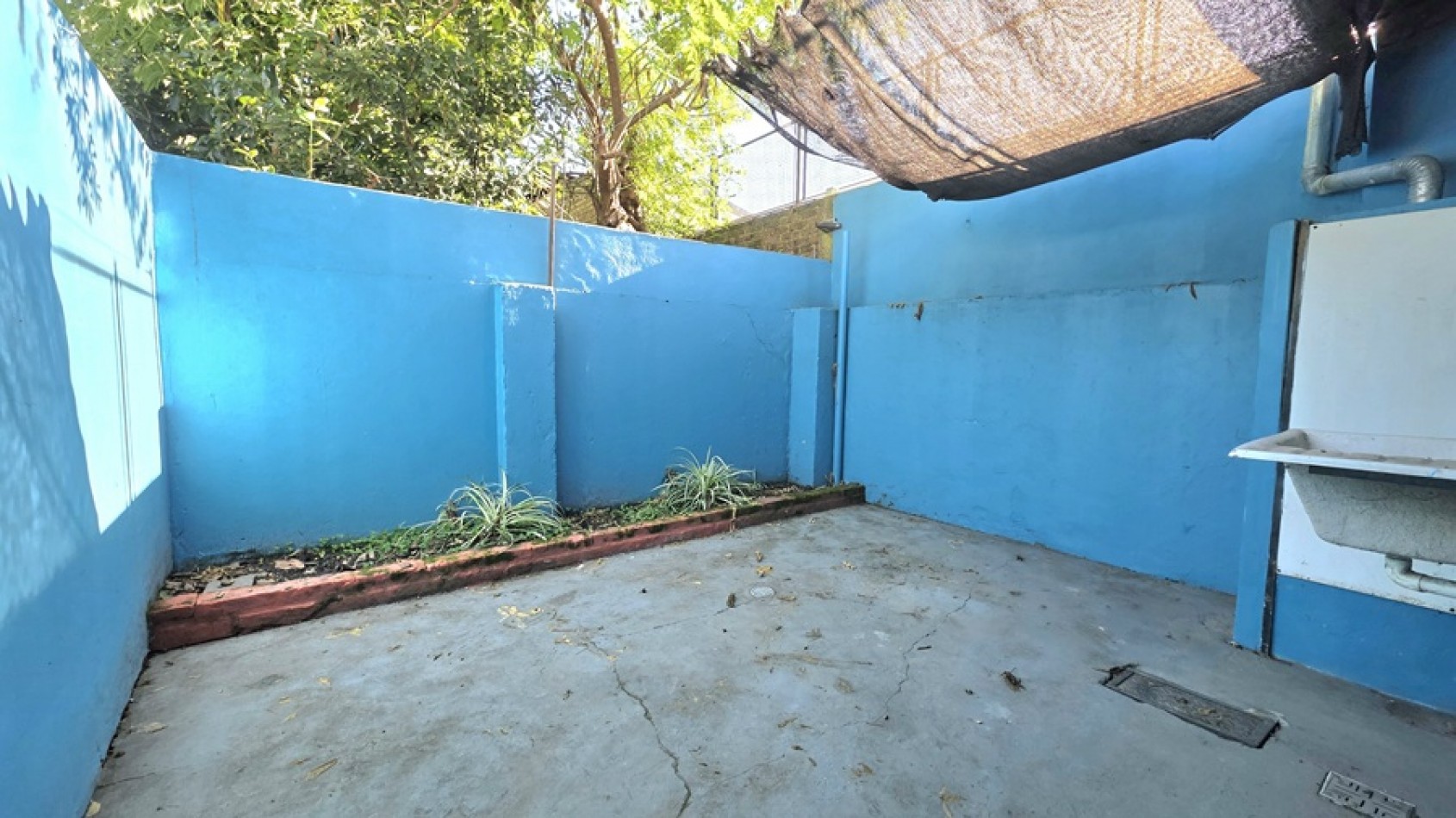 2 AMBIENTES A 3 CUADRAS DE LA ESTACION