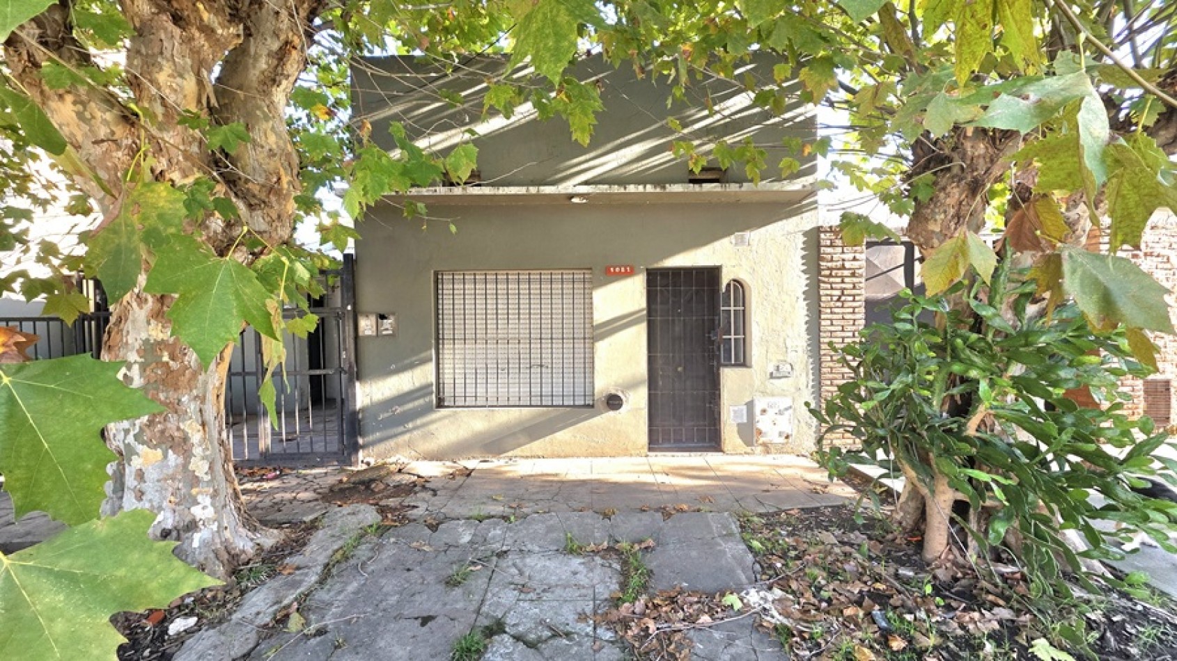 2 AMBIENTES A 3 CUADRAS DE LA ESTACION