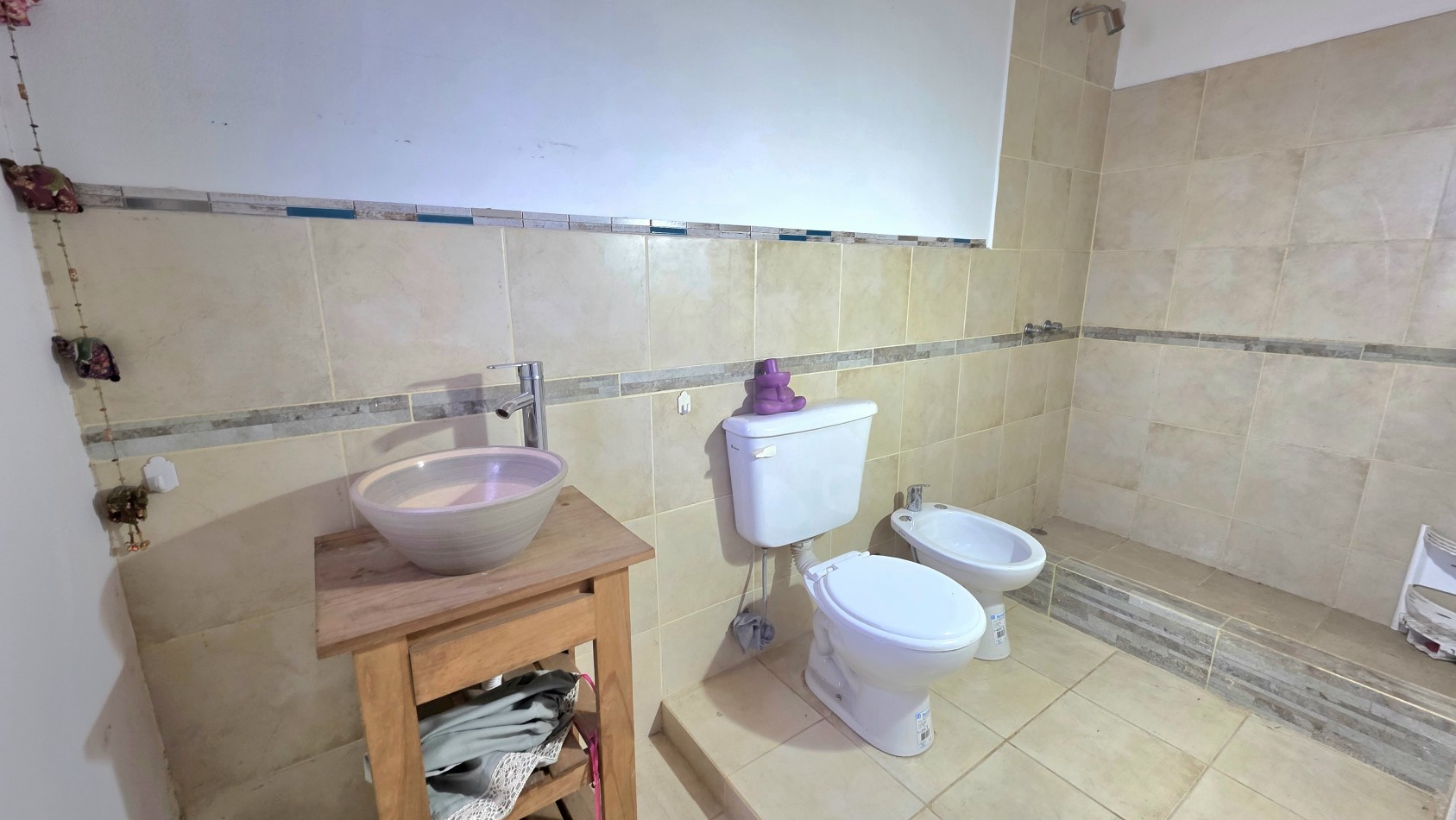 CASA EN EL MEJOR BARRIO Y CON POTENCIAL