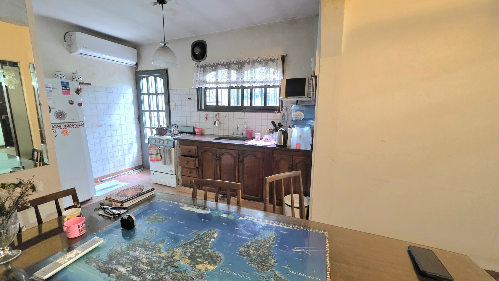 CASA EN EL MEJOR BARRIO Y CON POTENCIAL