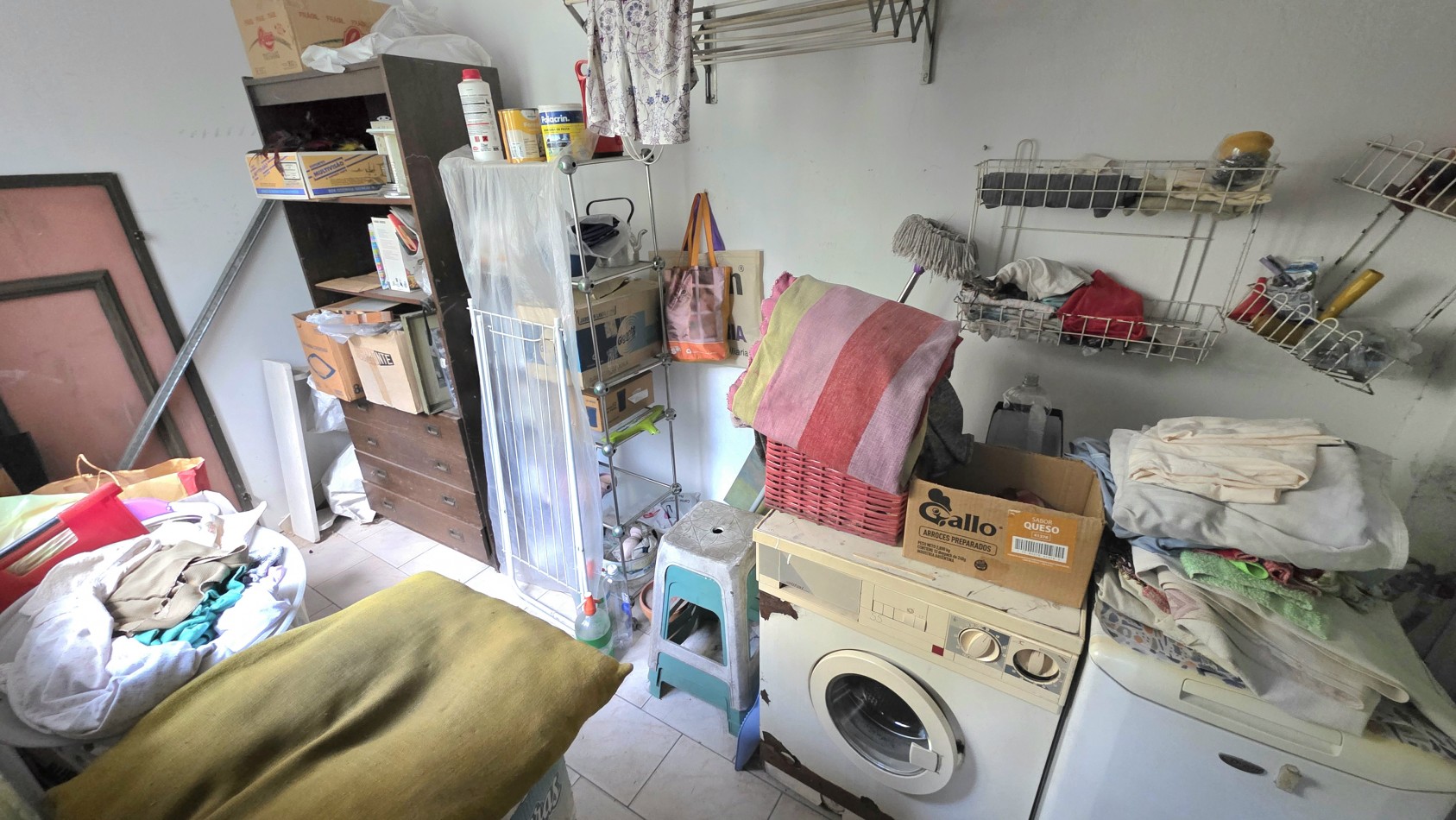 CASA EN EL MEJOR BARRIO Y CON POTENCIAL