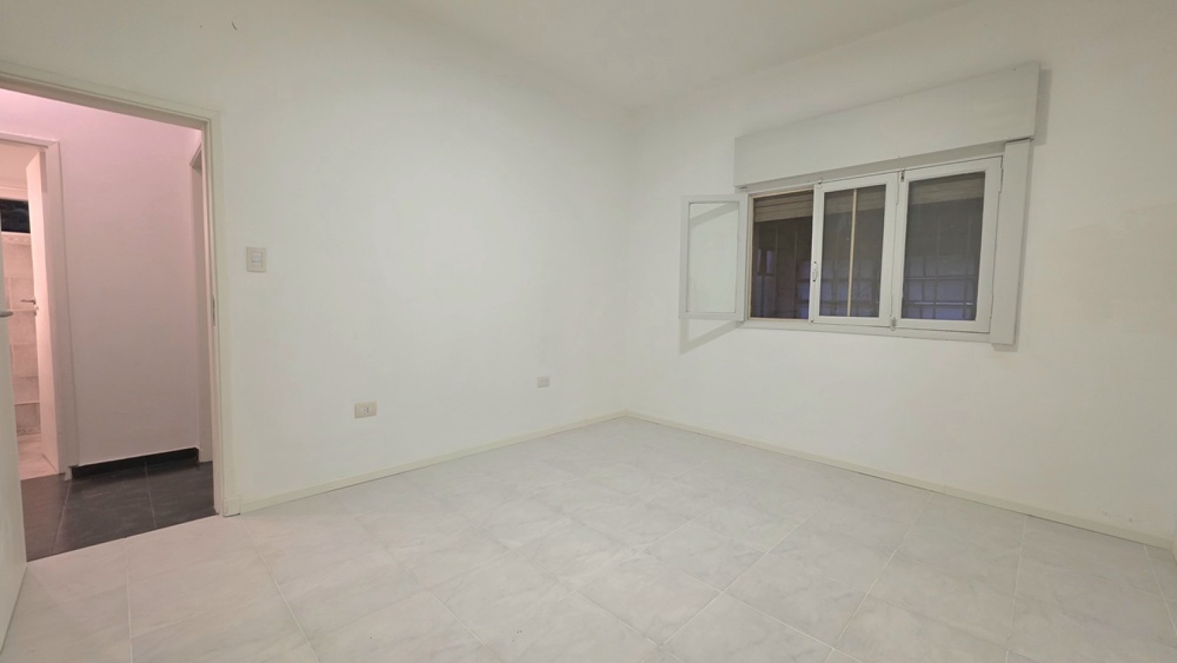 CASA 3 AMBIENTES CON FONDO