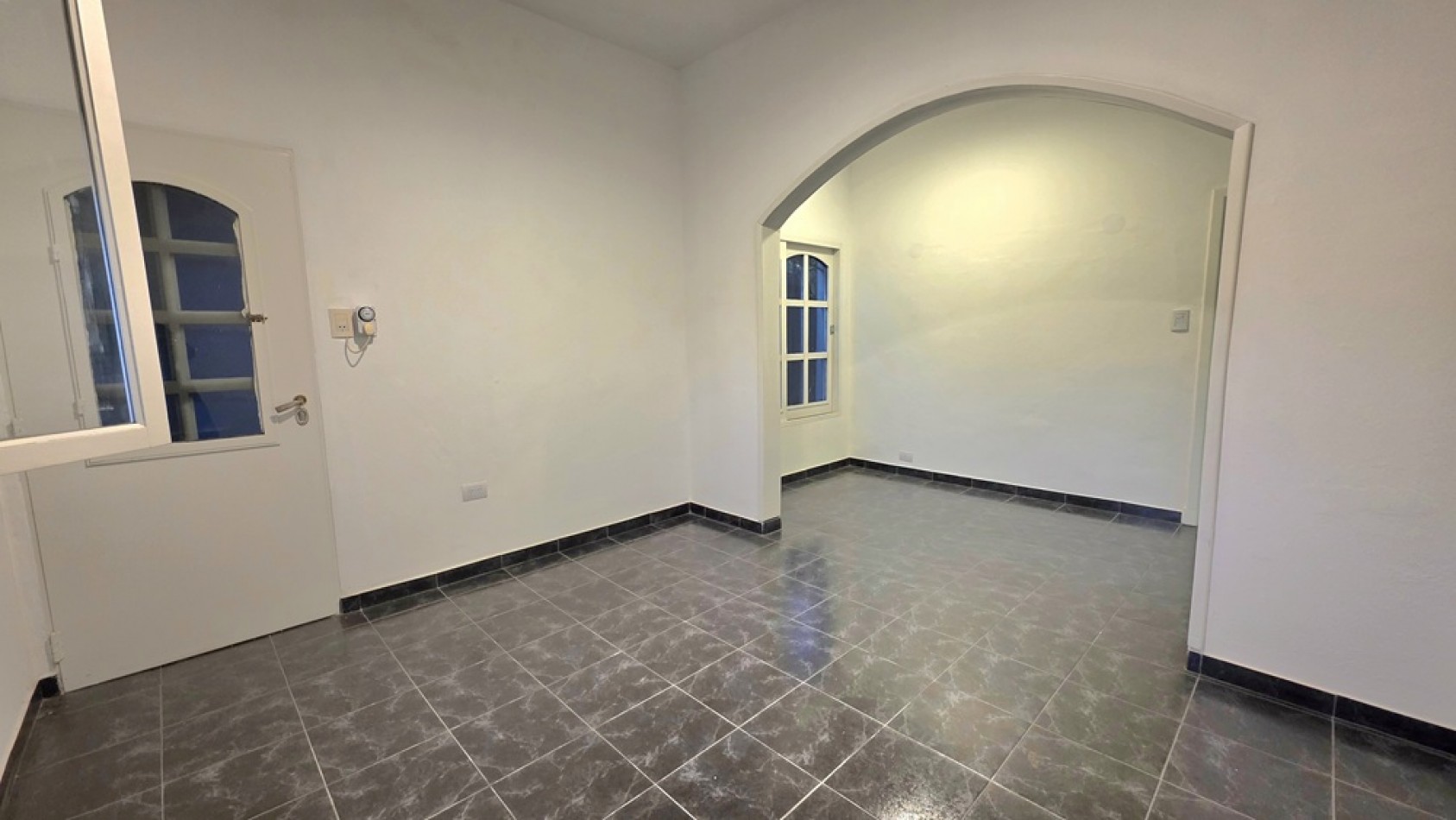 CASA 3 AMBIENTES CON FONDO