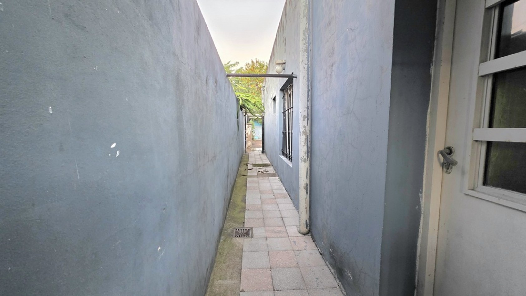 CASA 3 AMBIENTES CON FONDO