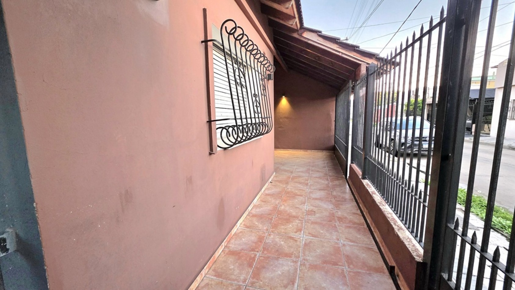 CASA 3 AMBIENTES CON FONDO