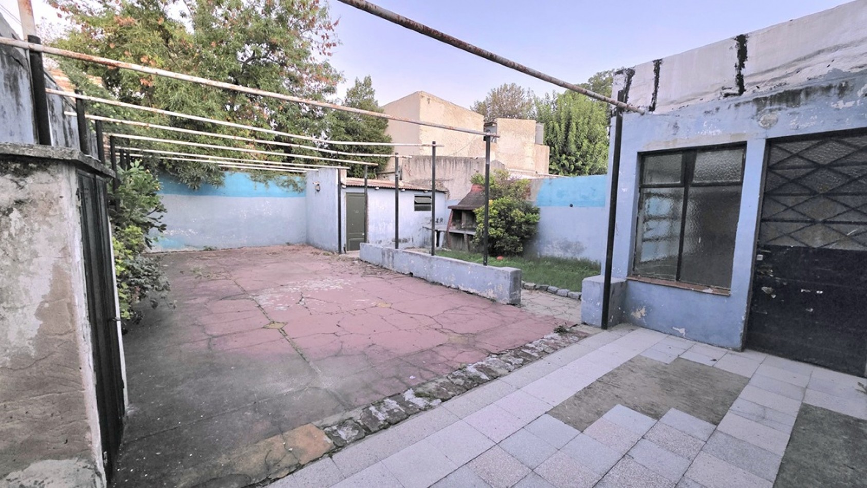 CASA 3 AMBIENTES CON FONDO