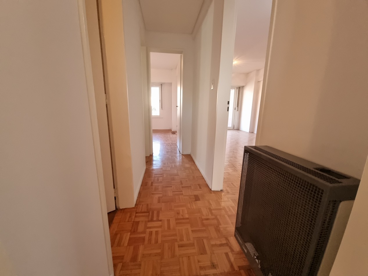 3 AMBIENTES CON 2 BAÑOS