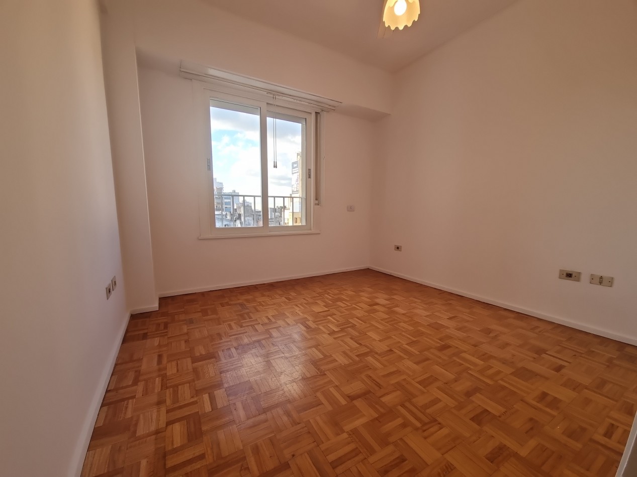 3 AMBIENTES CON 2 BAÑOS