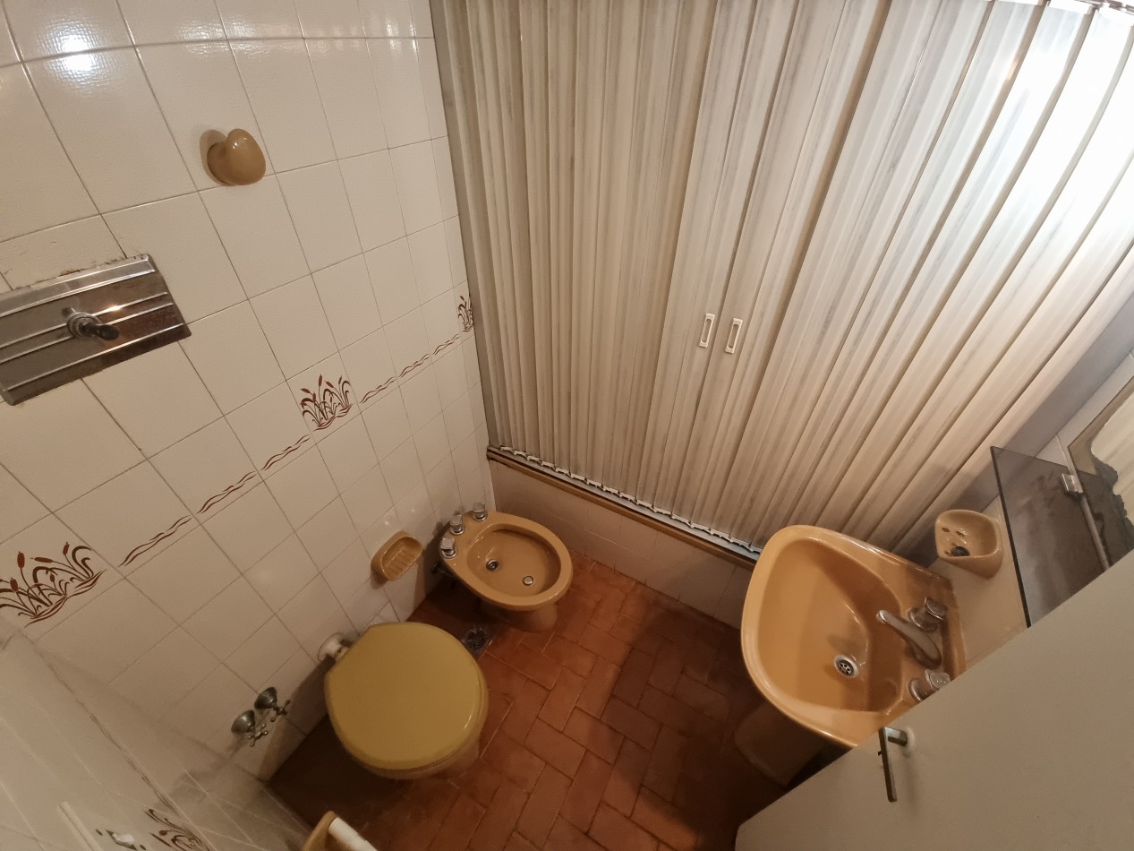 3 AMBIENTES CON 2 BAÑOS