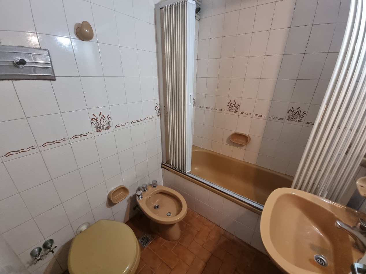 3 AMBIENTES CON 2 BAÑOS