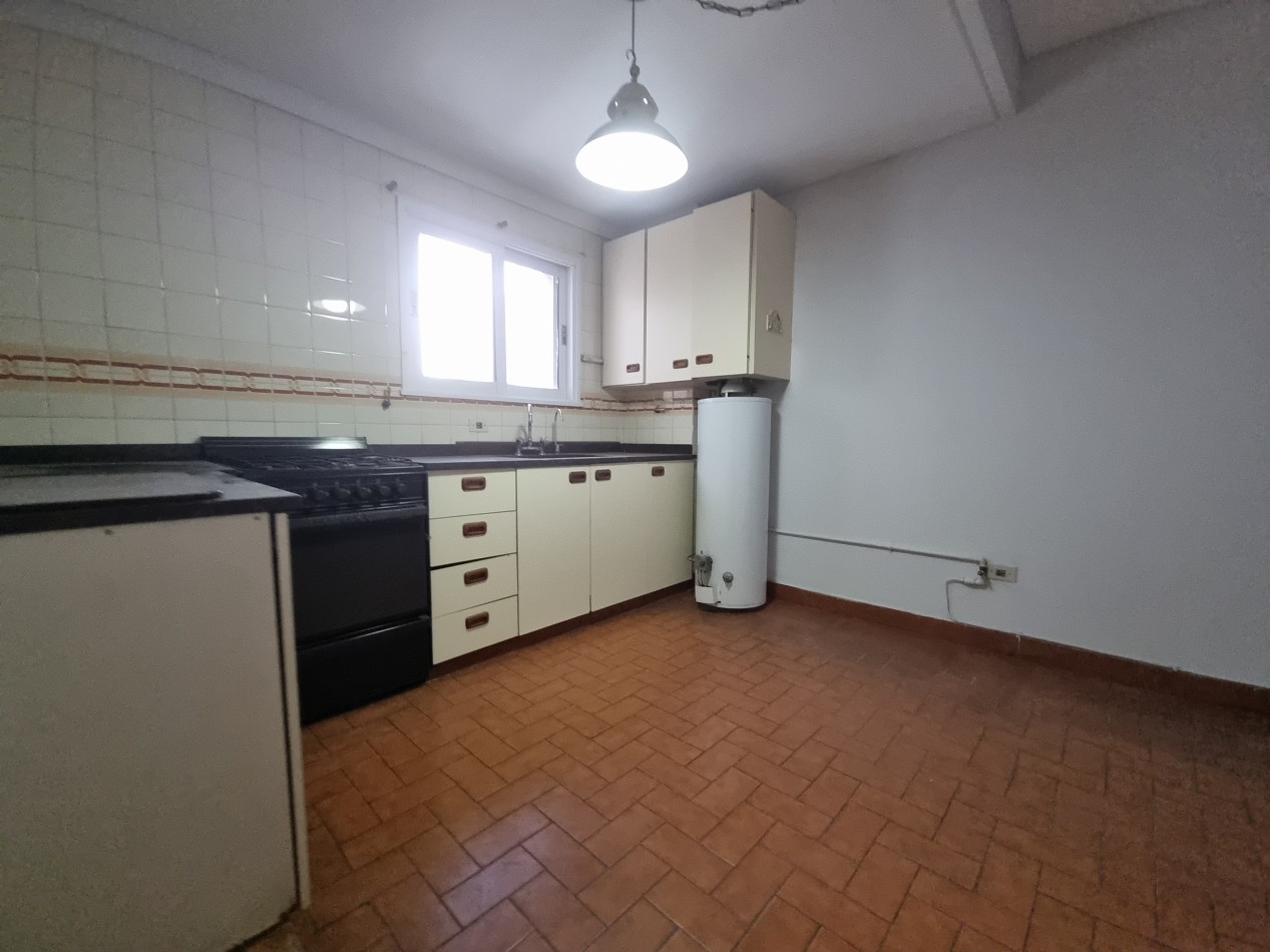 3 AMBIENTES CON 2 BAÑOS