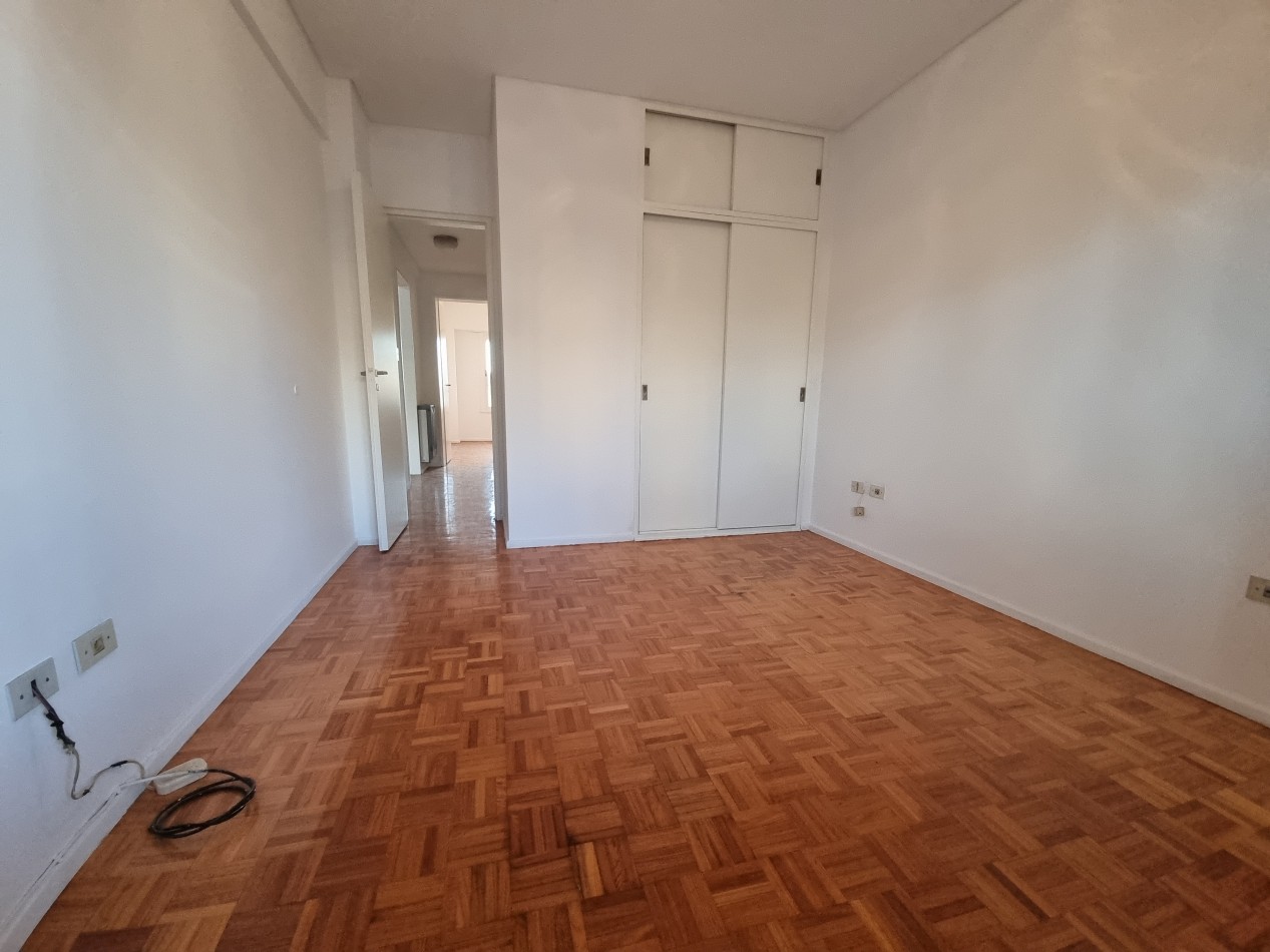 3 AMBIENTES CON 2 BAÑOS