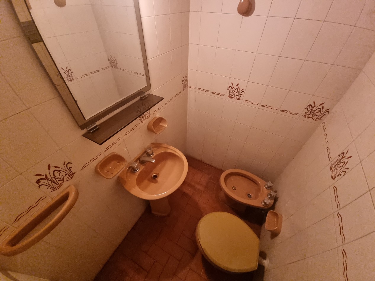 3 AMBIENTES CON 2 BAÑOS