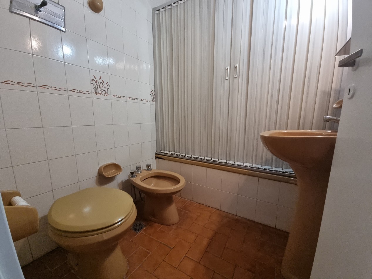 3 AMBIENTES CON 2 BAÑOS