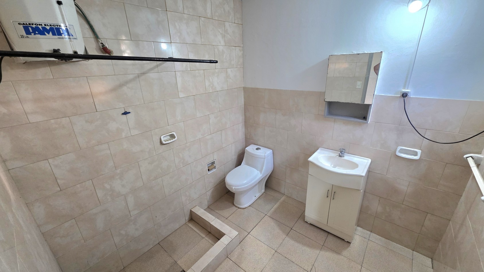 DEPARTAMENTO CON PATIO Y JARDIN 