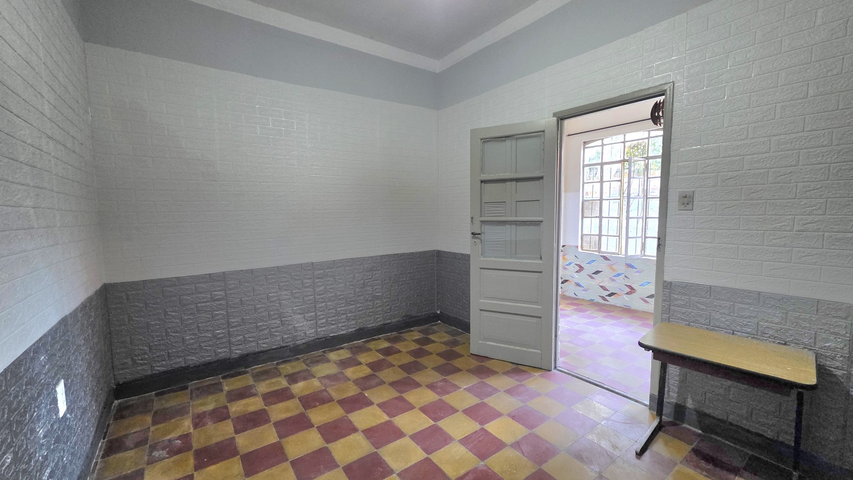 DEPARTAMENTO CON PATIO Y JARDIN 