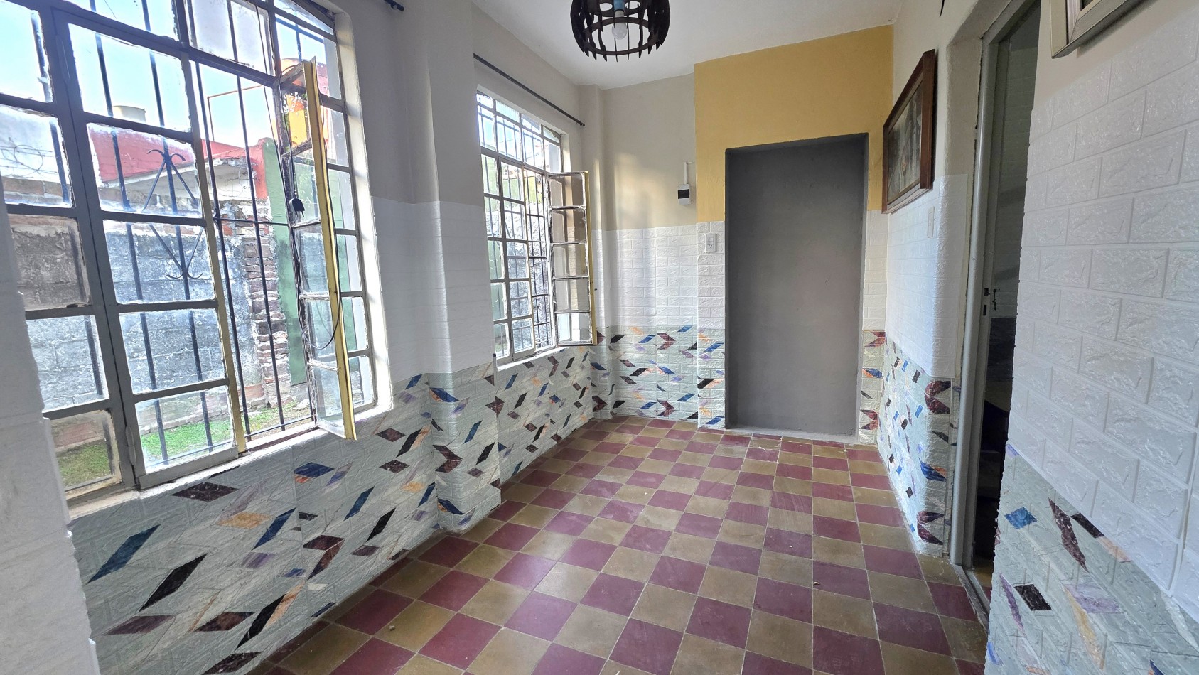 DEPARTAMENTO CON PATIO Y JARDIN 