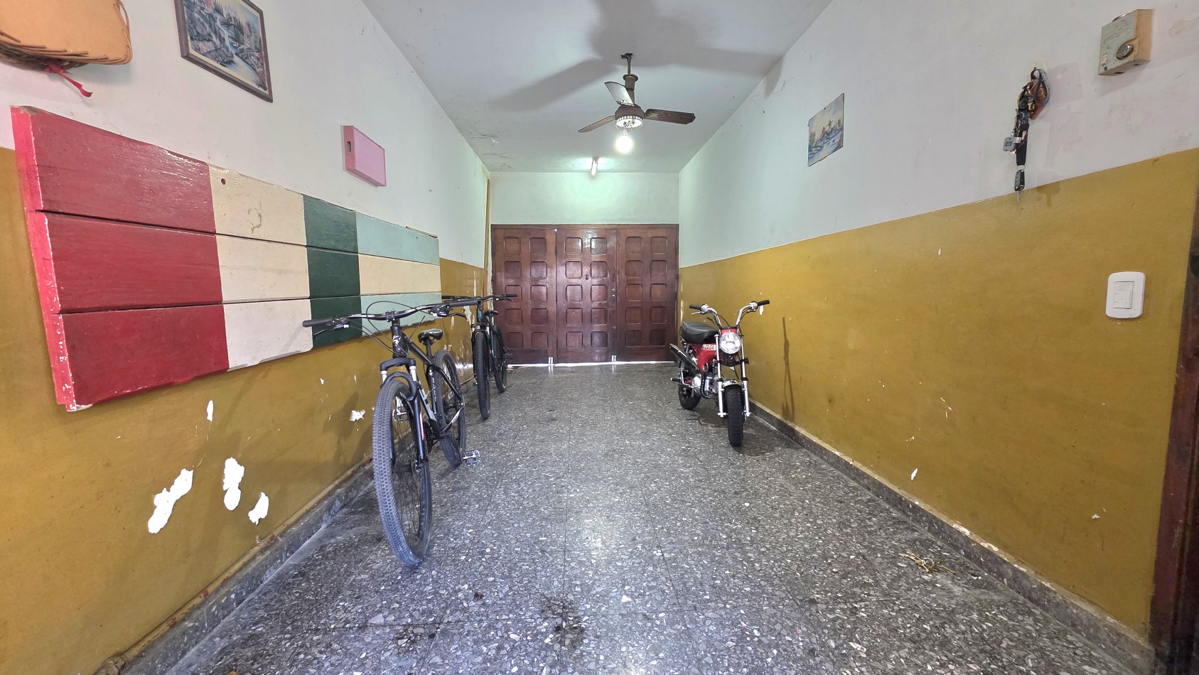 Casa 2 Viviendas en Venta | 6 Ambientes | Patio, Quincho y Cochera | Excelente Ubicacion