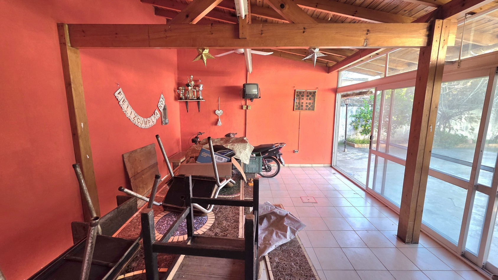 Casa 2 Viviendas en Venta | 6 Ambientes | Patio, Quincho y Cochera | Excelente Ubicacion