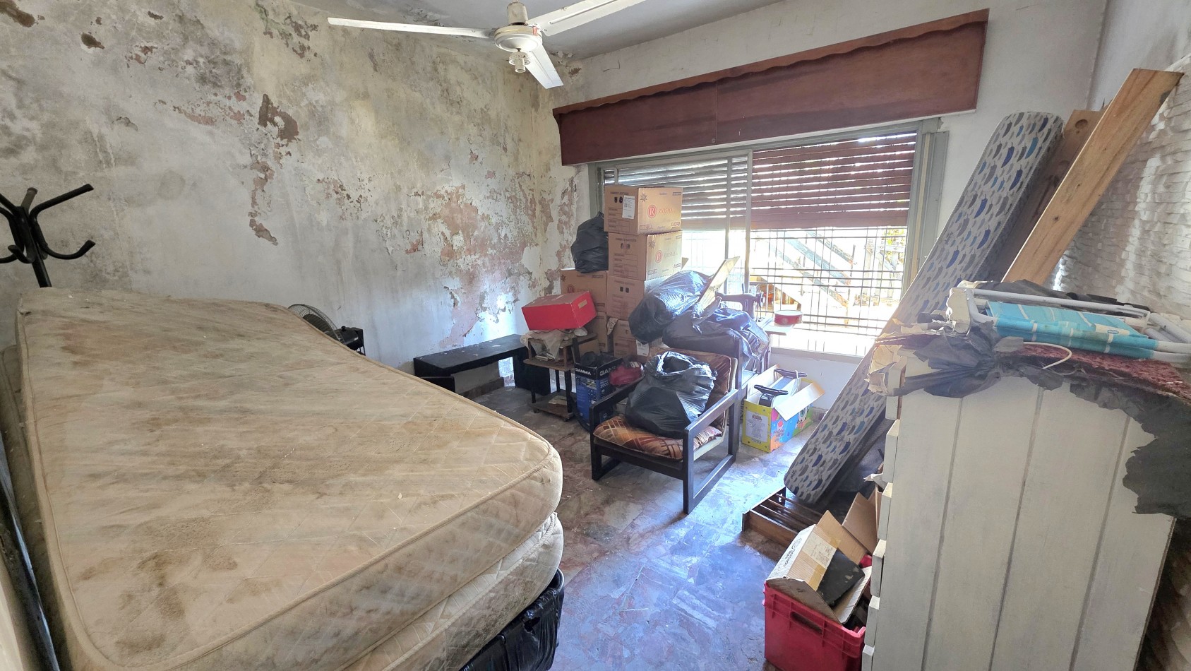 Casa 2 Viviendas en Venta | 6 Ambientes | Patio, Quincho y Cochera | Excelente Ubicacion