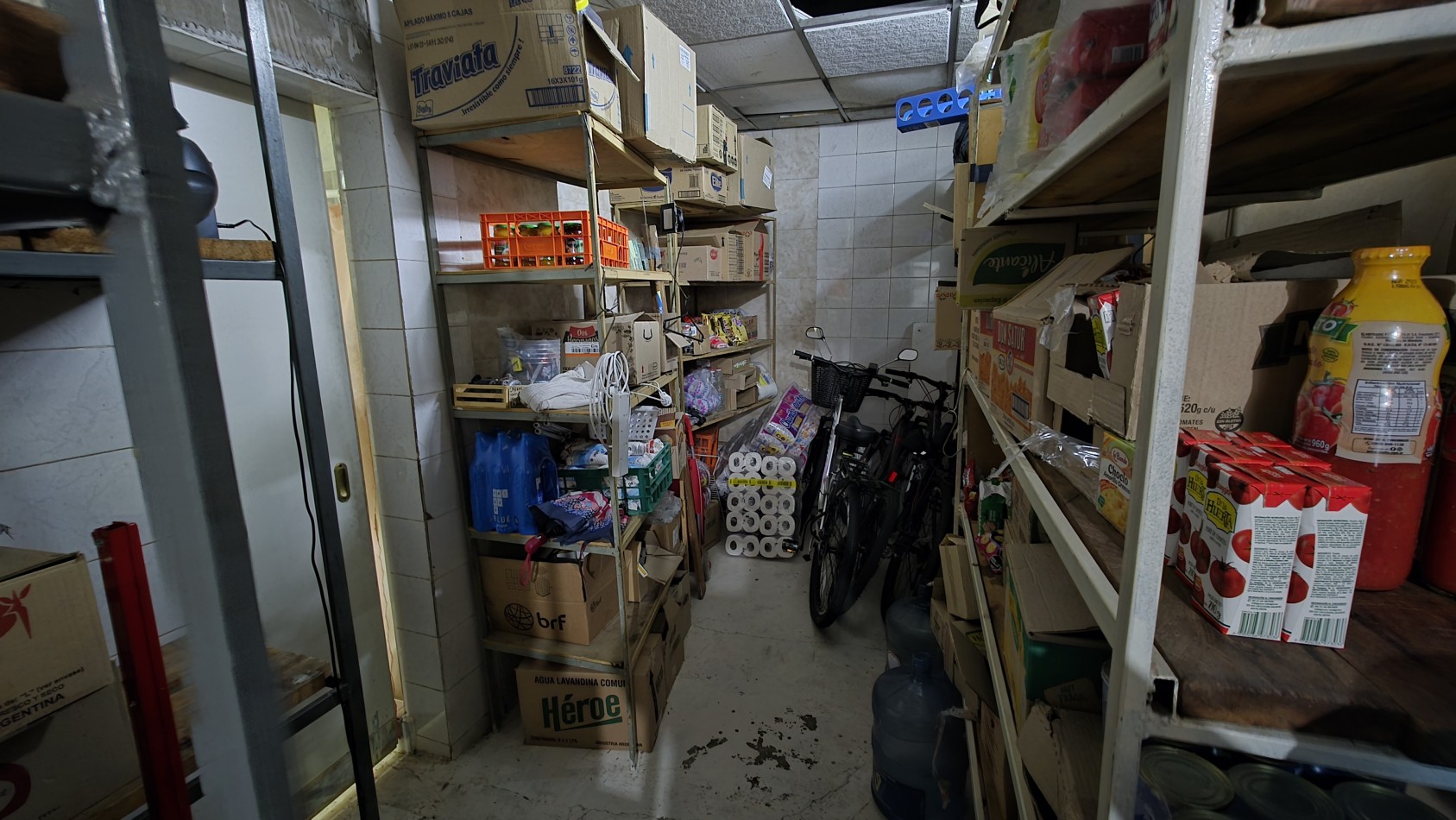 VENTA FONDO DE COMERCIO ALMACEN / SUPERMERCADO EN LOMAS DE ZAMORA | ESQUINA ESTRATEGICA | ALTO FLUJO DE VENTAS | CARTERA DE CLIENTES