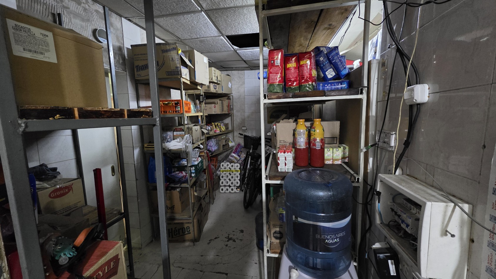 VENTA FONDO DE COMERCIO ALMACEN / SUPERMERCADO EN LOMAS DE ZAMORA | ESQUINA ESTRATEGICA | ALTO FLUJO DE VENTAS | CARTERA DE CLIENTES