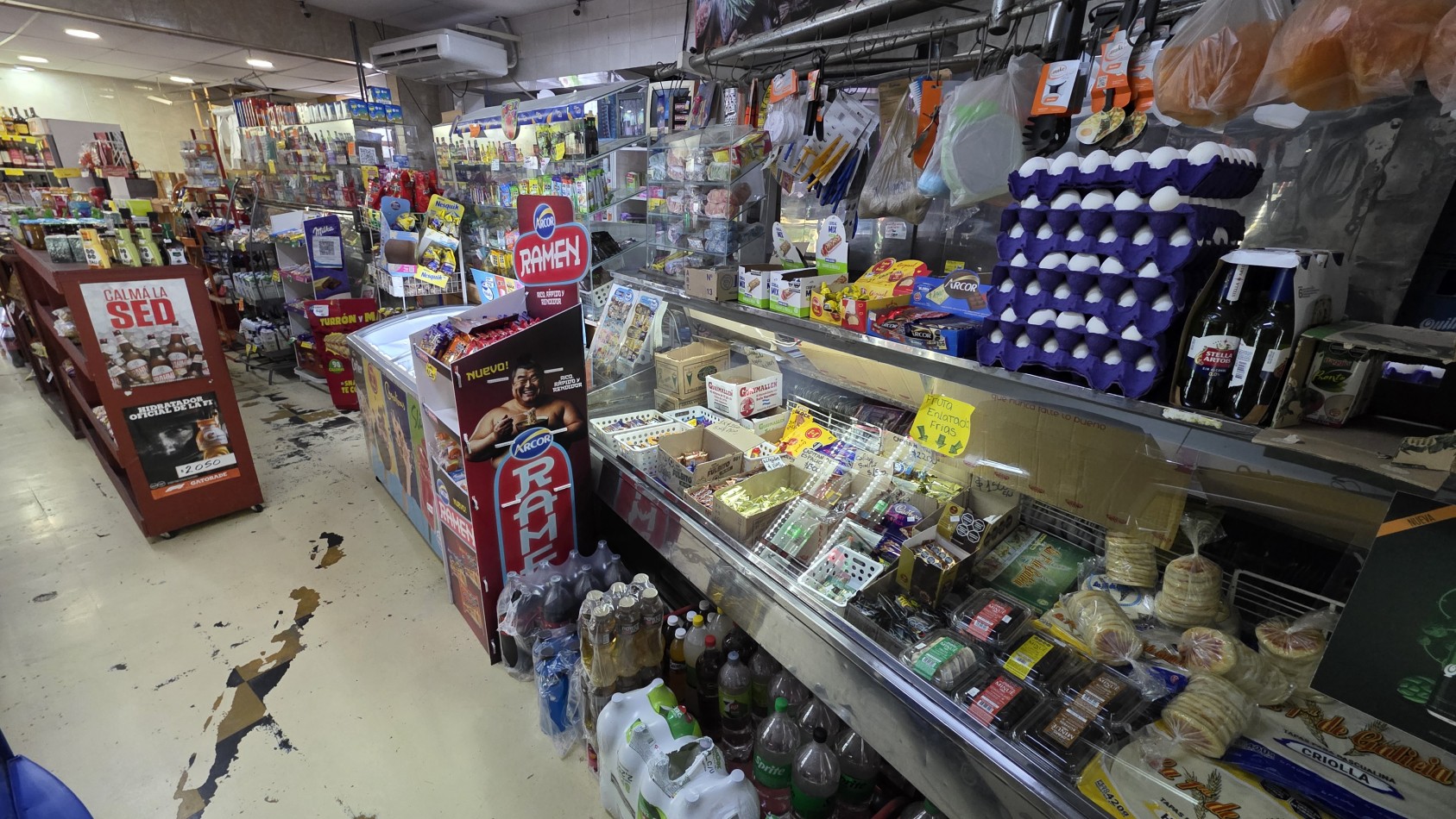 VENTA FONDO DE COMERCIO ALMACEN / SUPERMERCADO EN LOMAS DE ZAMORA | ESQUINA ESTRATEGICA | ALTO FLUJO DE VENTAS | CARTERA DE CLIENTES