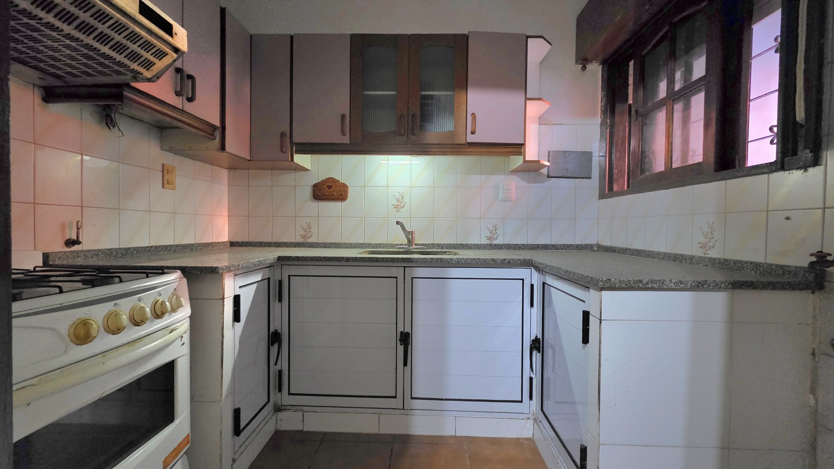 OPORTUNIDAD EN TEMPERLEY - CASA CON TERRAZA Y GRAN POTENCIAL, APTA CREDITO