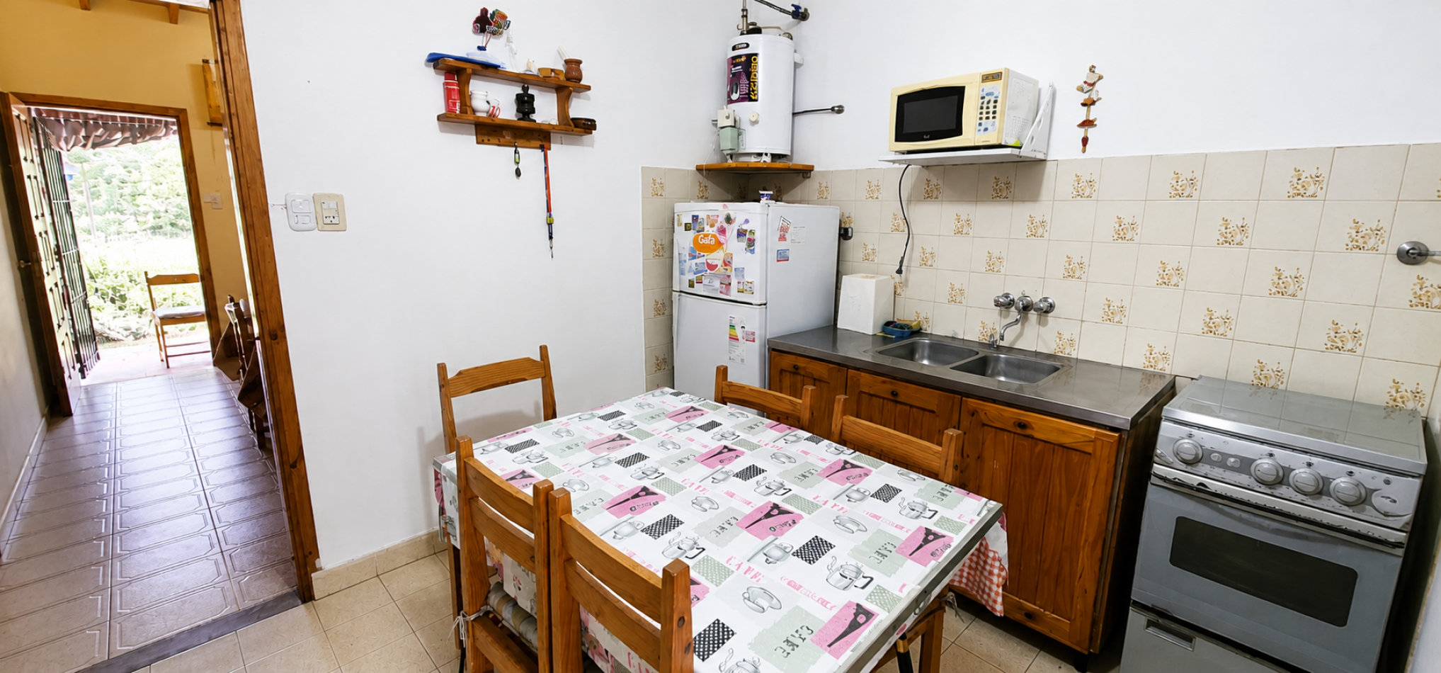 CASA EN VENTA EN LAS TONINAS A 6 CUADRAS DEL MAR - LOTE 10x40 - GAS NATURAL - GRAN POTENCIAL