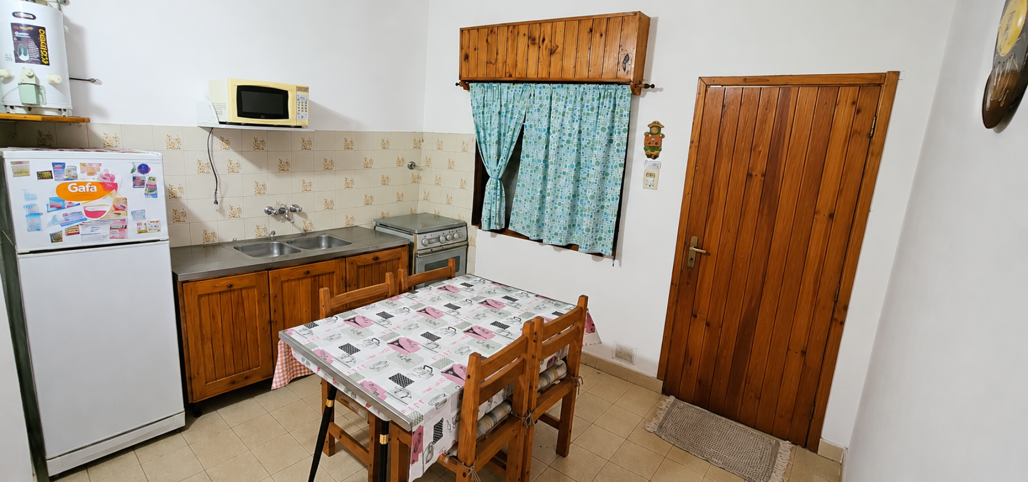 CASA EN VENTA EN LAS TONINAS A 6 CUADRAS DEL MAR - LOTE 10x40 - GAS NATURAL - GRAN POTENCIAL