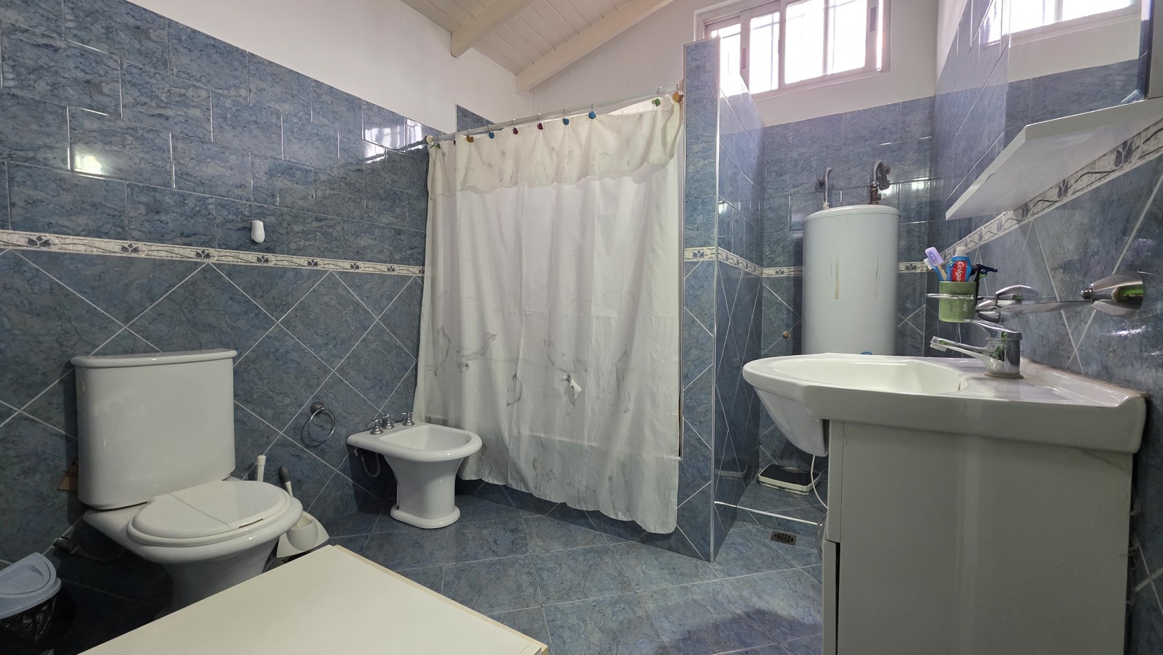 CASA 6 AMBIENTES CON PILETA