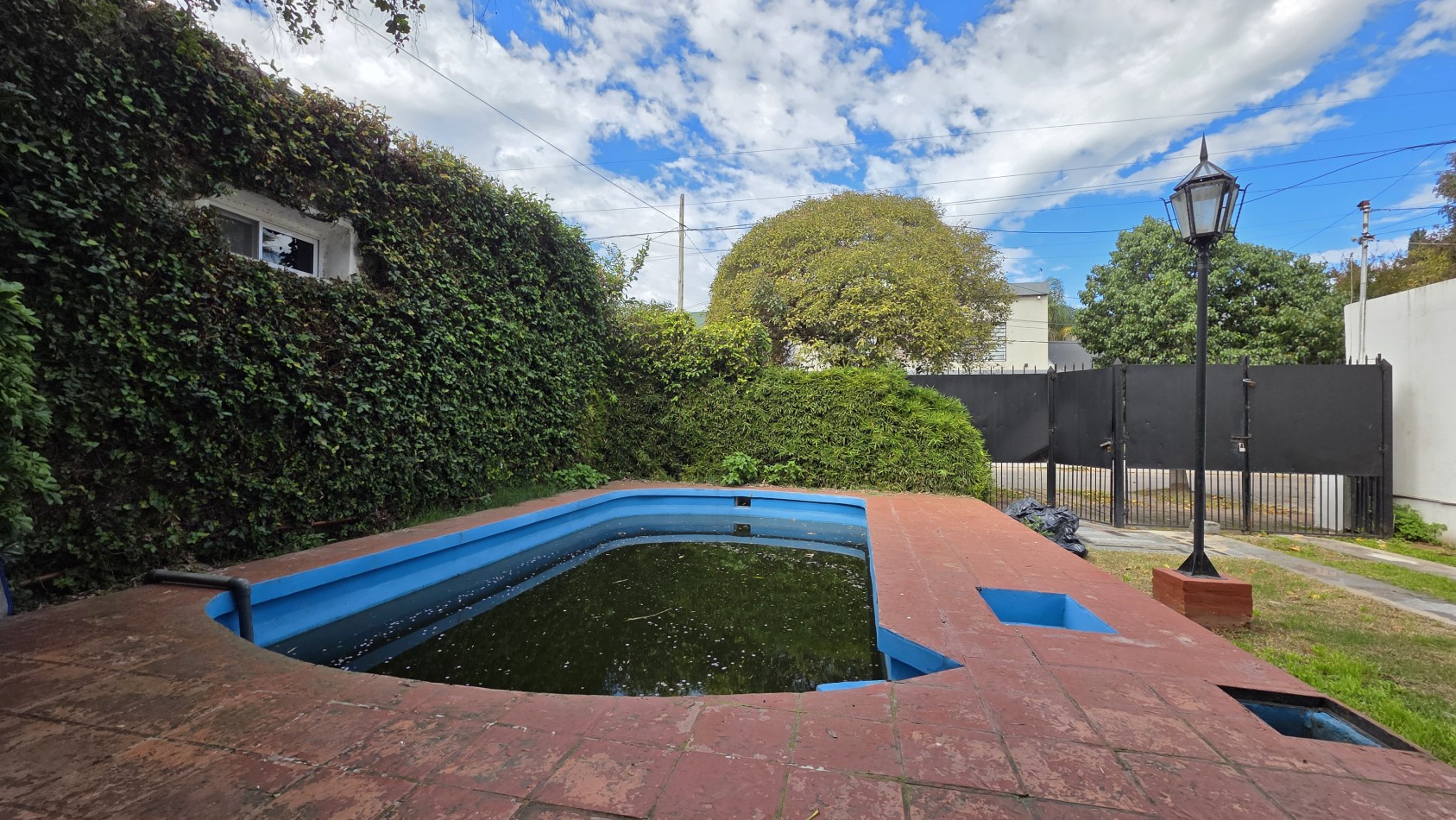 CASA 6 AMBIENTES CON PILETA