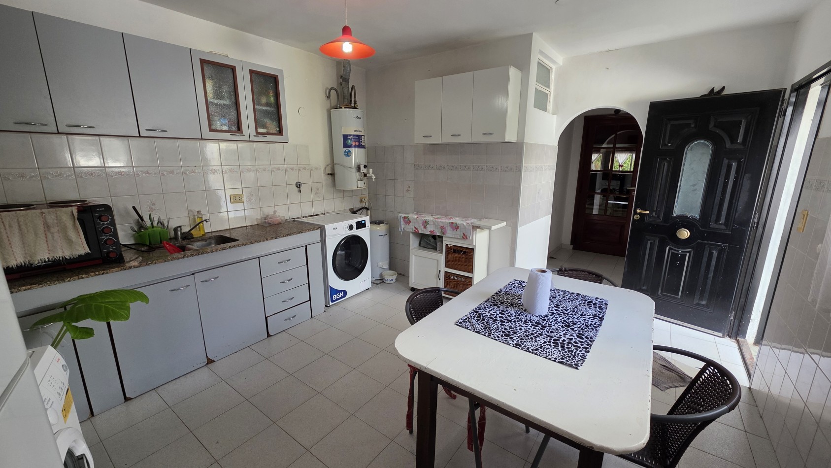 CASA 6 AMBIENTES CON PILETA